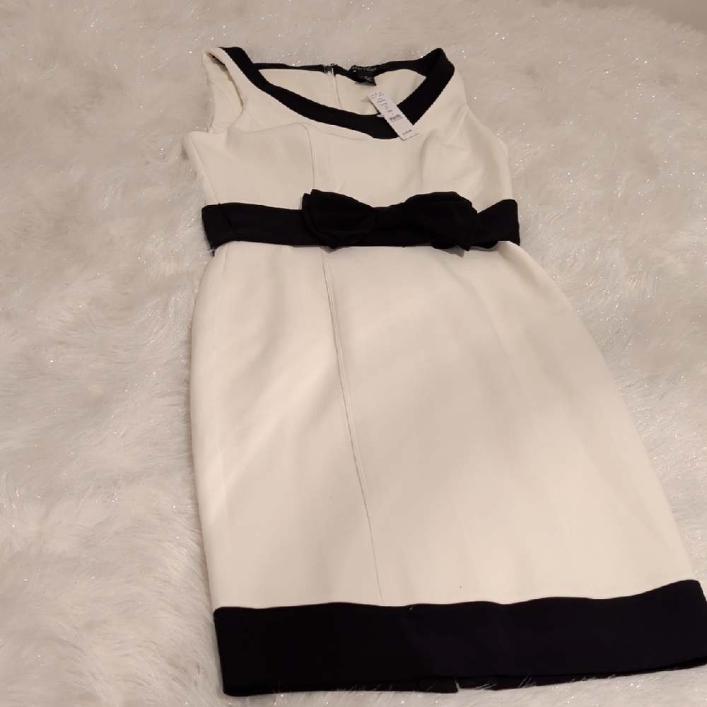 Elegant Black and Cream Midi Dress